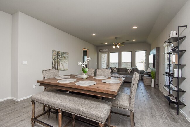 Building Photo - 31443 Splitting Willow Ln