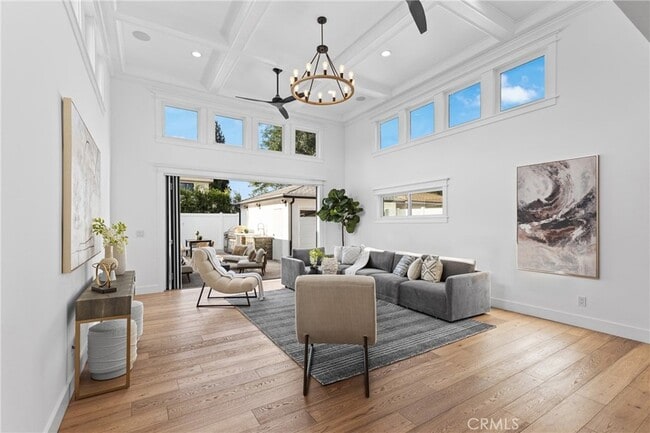 Building Photo - 12947 La Maida St