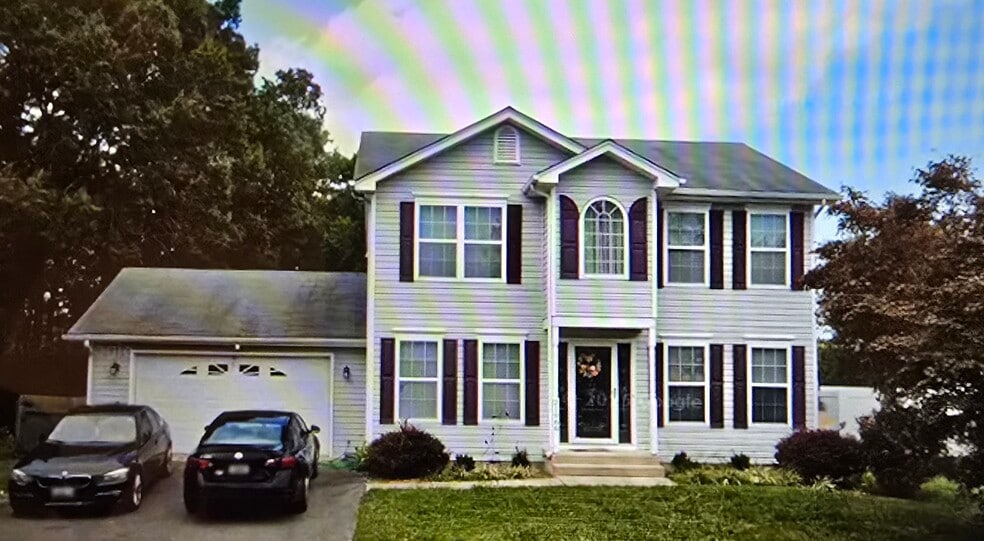 Building Photo - 21966 Springwood Ct