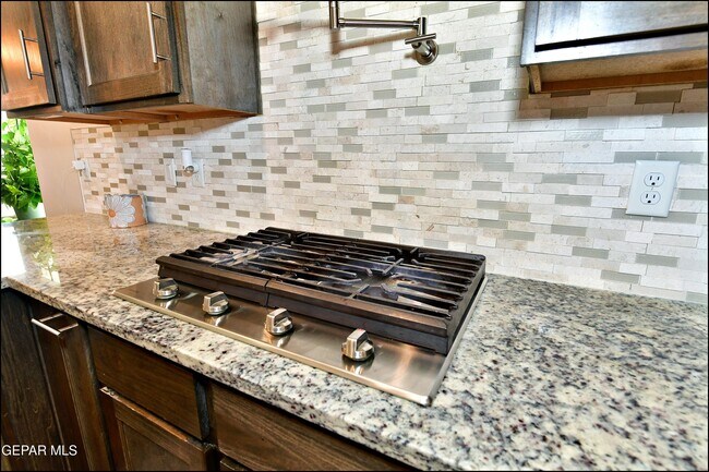 Building Photo - 2225 Tierra Delmonte Dr
