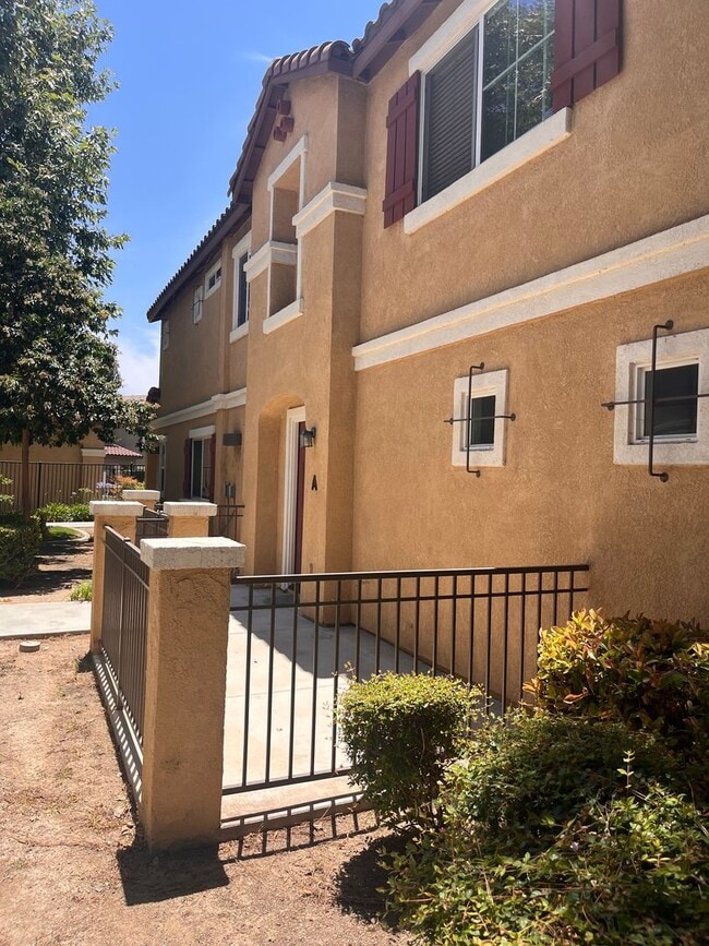 Primary Photo - 2BD/2BA Condo - Iris Ave.