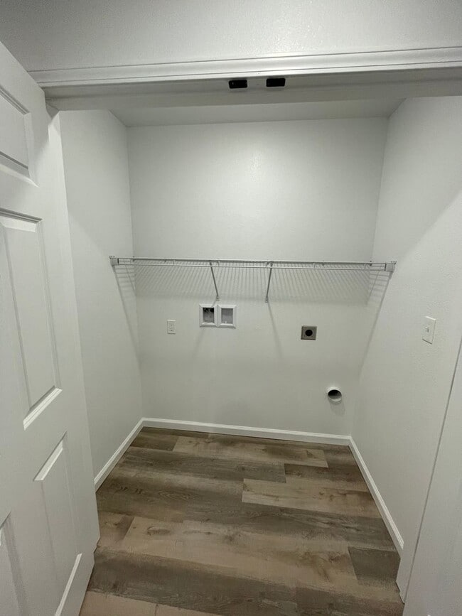 Building Photo - Townhomes Now Available in Strafford MO!