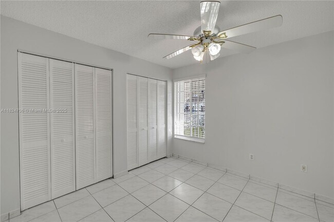 Building Photo - 120 SW 116th Ave