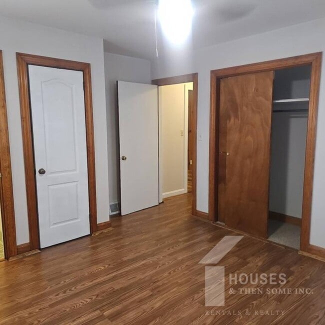 Building Photo - 813 Fox Squirrel Ridge Rd