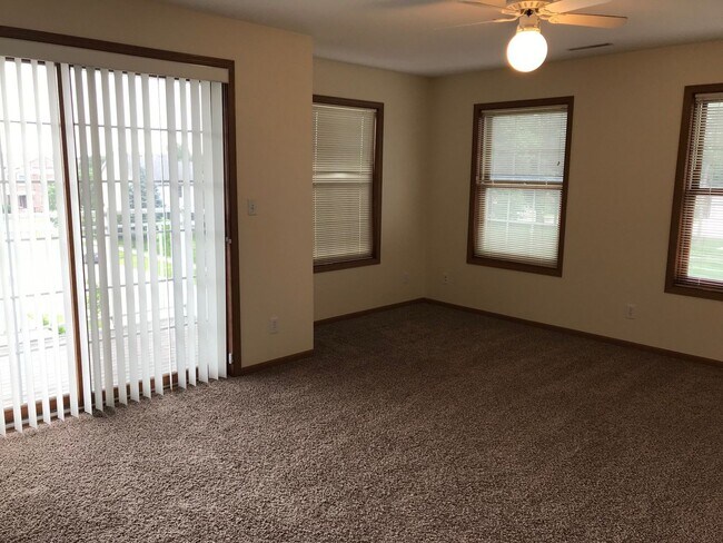 Building Photo - 2604 Stange Rd