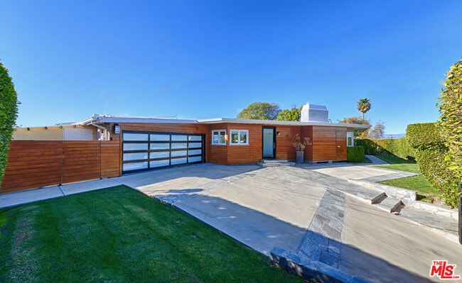 Primary Photo - 3921 Cody Rd