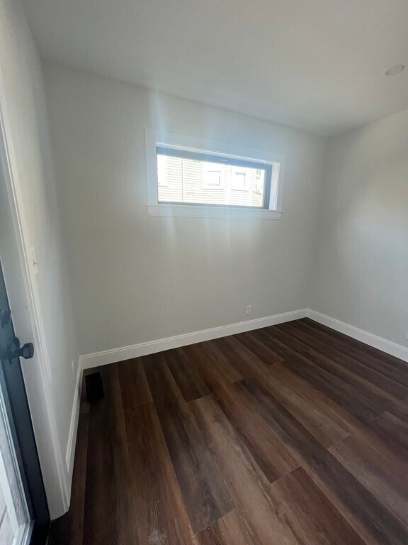 Building Photo - 25 Atkins St