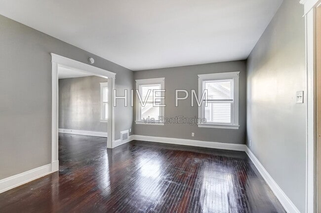 Building Photo - 3636 Besuden Ct