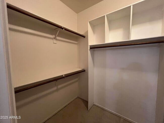 Building Photo - 1961 E Shannon St