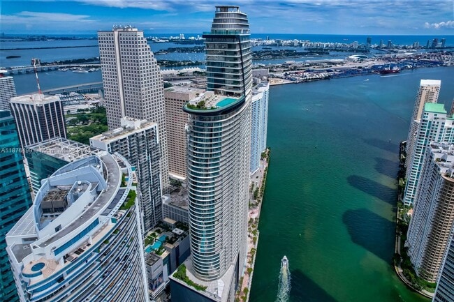 Building Photo - 300 Biscayne Blvd Way