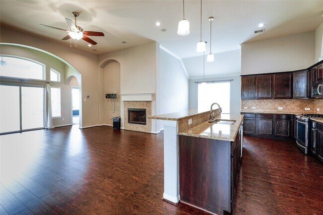 Building Photo - 6011 Watford Bend