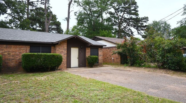 Building Photo - Economical 2 Bedroom Duplex in South Tyler-Lawn Care Included!