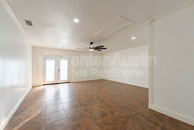 Building Photo - 902 Speer Ln