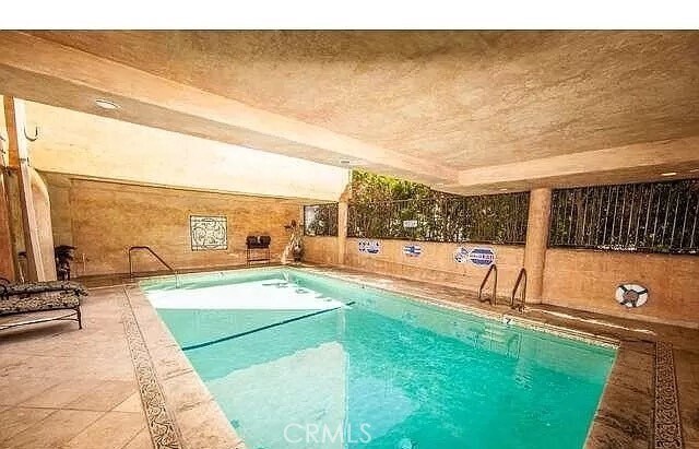 Building Photo - 1154 S Barrington Ave