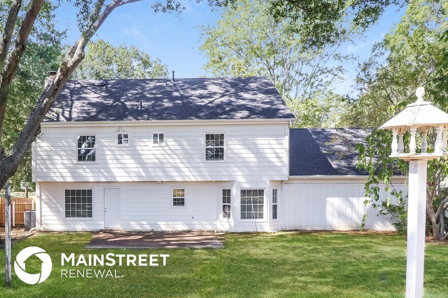 Building Photo - 109 W Pecan Valley St