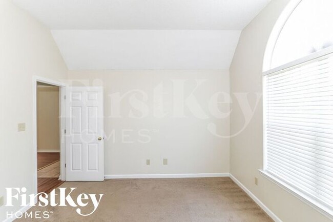 Building Photo - 1112 Sunstar Dr