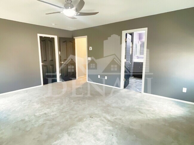 Building Photo - 51 S 57th Pl