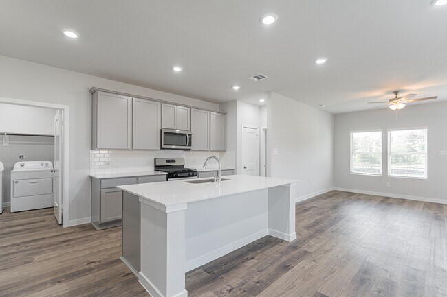 Building Photo - 134 Alset Dr