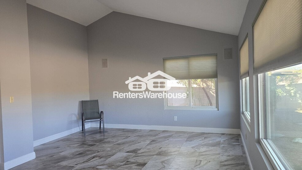 Building Photo - 2693 W Calle De Dalias