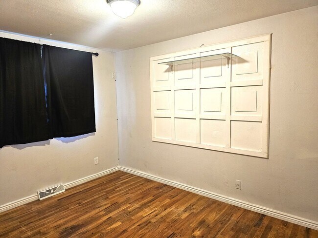 Building Photo - Ranch Style Home with 3 Bedrooms + 4th room/office, 2 Baths and RV parking!