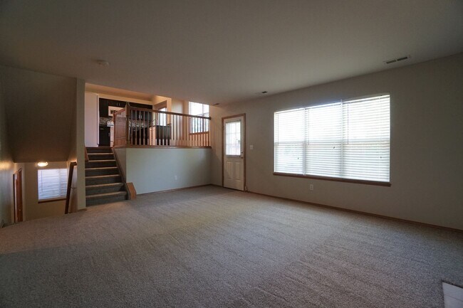 Building Photo - 1072 Scarlet Oak Dr