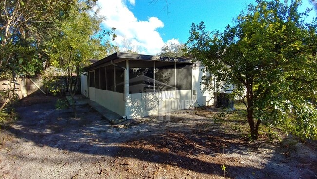Building Photo - 2620 Kenwood Dr W