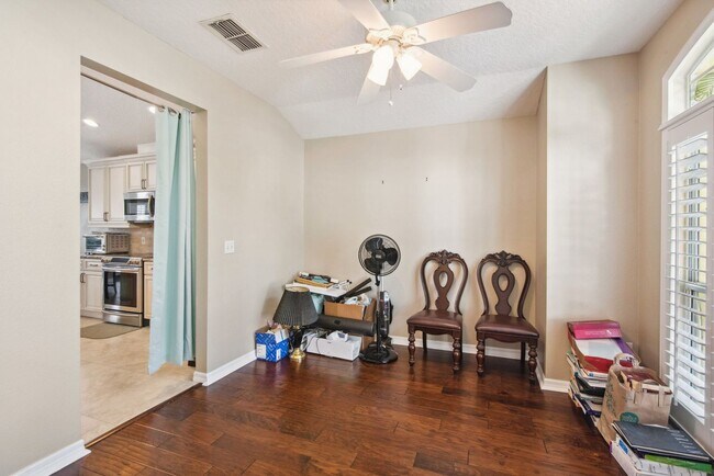 Building Photo - 4 Bedroom Single Family in Orlando