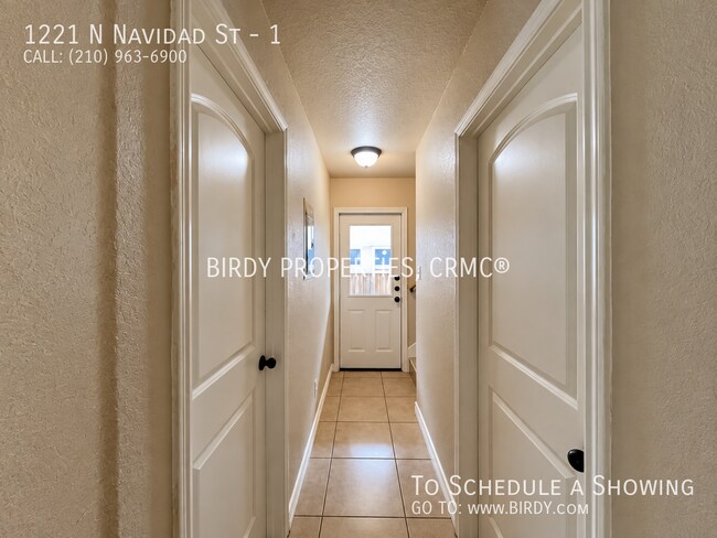 Building Photo - 1221 N Navidad St