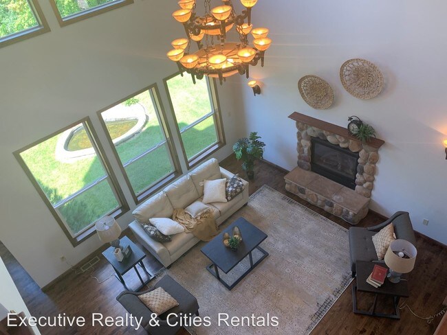 Building Photo - 6 br, 4 bath House - 6086 Summit Curve S