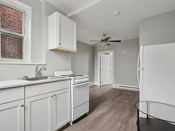 Building Photo - 2542 N 33rd St