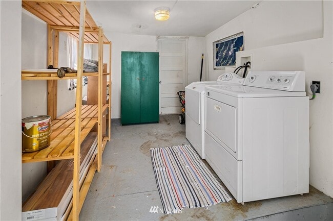 Building Photo - 9339 31st Pl SW