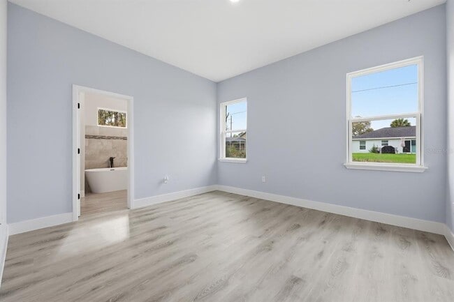 Building Photo - 13975 SW 27 Ct Rd
