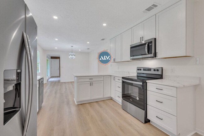 Building Photo - Rare opportunity minutes away from Savannah - Move In Today!