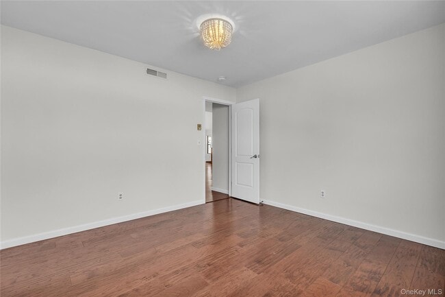 Building Photo - 504 Heritage Hls