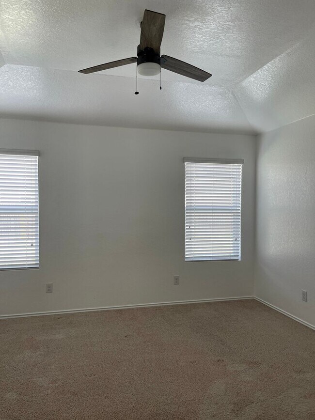 Building Photo - 1600 Nolte Farms Dr