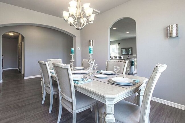 Building Photo - Gorgeous 4/3.5/3 Luxury Home