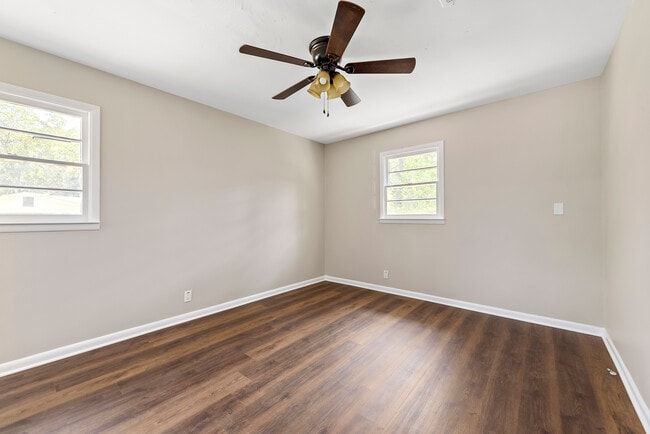 Building Photo - 201 Roberts St