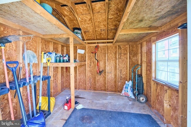 Building Photo - 2319 Riverview Terrace