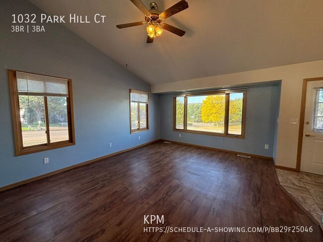 Building Photo - 3 BED | 2.5 BATH | DOUBLE GARAGE | TRI-LEV...