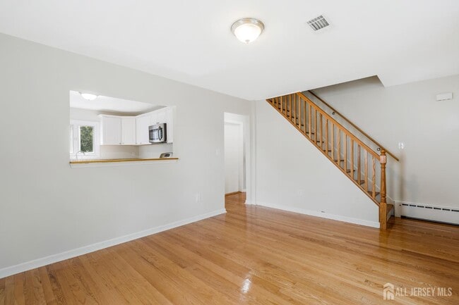 Building Photo - 372 Seneca Ave