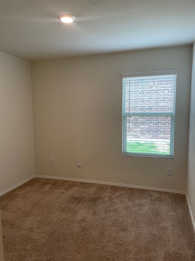 Building Photo - For Rent | Sendera Ranch | 3BD/2BA | 1,300 SF | Pets Welcome