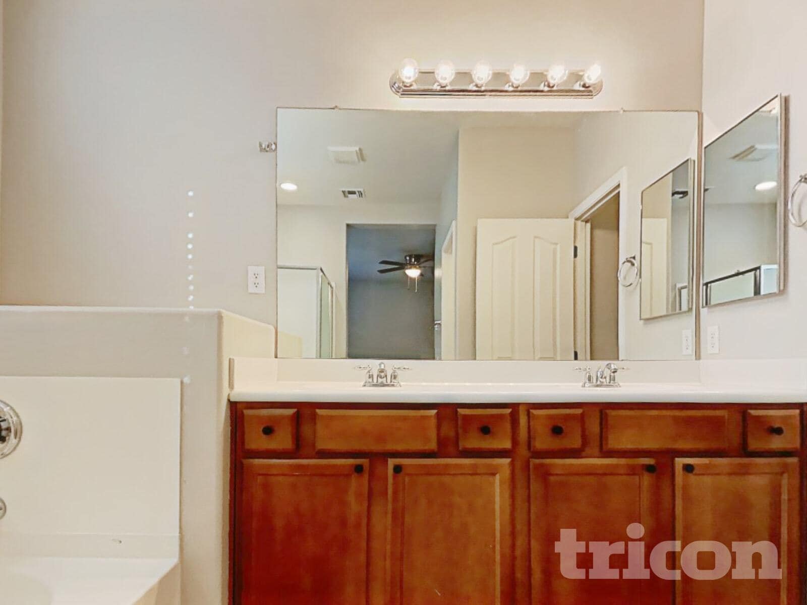 Building Photo - 45209 Miraflores St