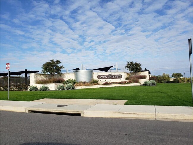 Building Photo - 118 Lullaby Dr