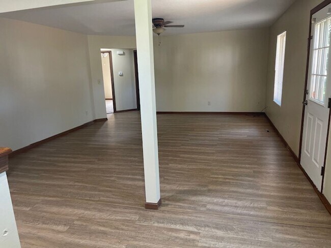 Building Photo - 108 W Olive St