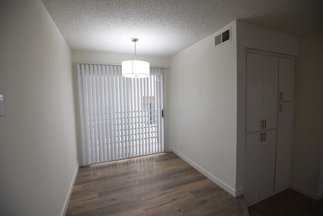 Building Photo - 11315 Moorpark St