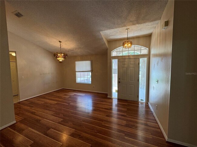 Building Photo - 302 Bluff Pass Dr