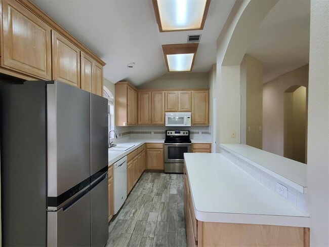 Building Photo - 11000 Rio Vista Dr