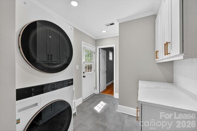 Building Photo - 3920 Haven Dr