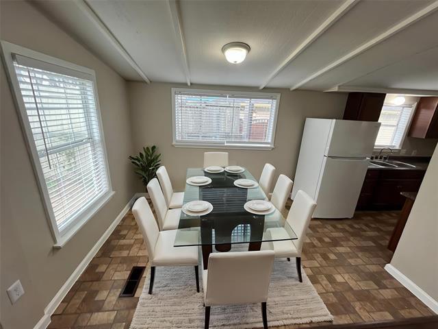 Building Photo - 2442 SE 14th St