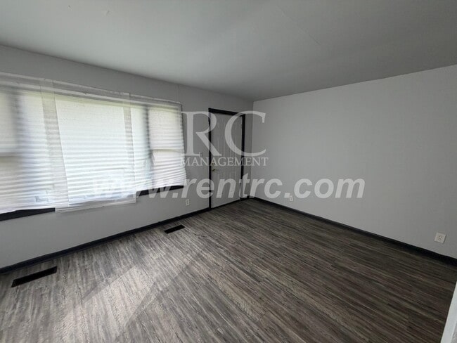 Building Photo - 630 South-